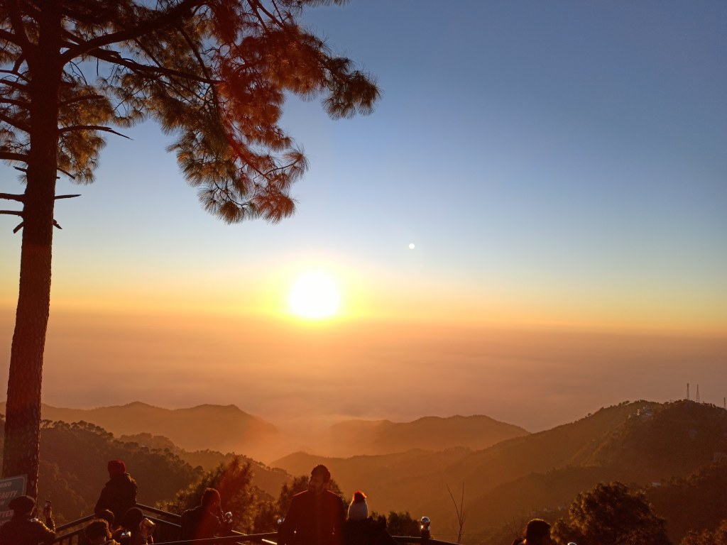 This image has an empty alt attribute; its file name is abcd.jpg